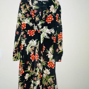 Plus Black Floral Twist Front Maxi Dress